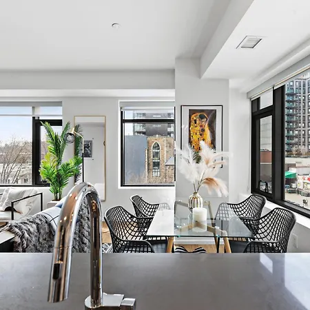 South End Luxury 2 Bedroom Apartment