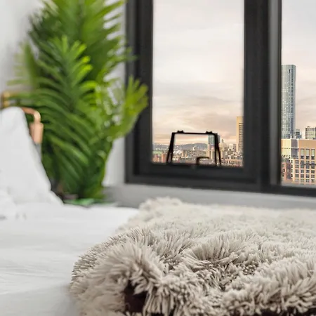 South End Luxury 2 Bedroom *