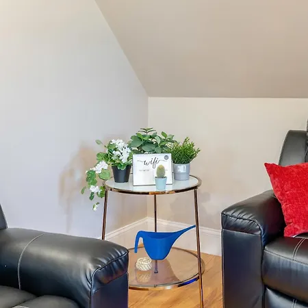 Comfortable 4Br Boston Home W Bathtub, Free Parking - Near Red Line & Zoo 2333 Apartment
