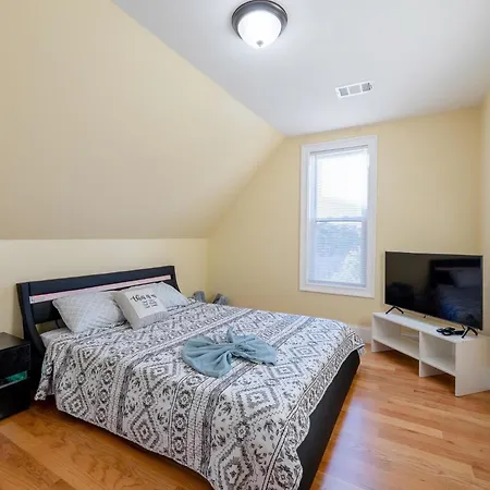 Apartment Comfortable 4Br Boston Home W Bathtub, Free Parking - Near Red Line & Zoo 2333 *