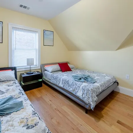 Comfortable 4Br Boston Home W Bathtub, Free Parking - Near Red Line & Zoo 2333 Apartment Boston