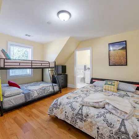 Apartment Family-Friendly 4Br Boston Stay Near Franklin Park, Free Parking, Near Mtba 233-3 Boston