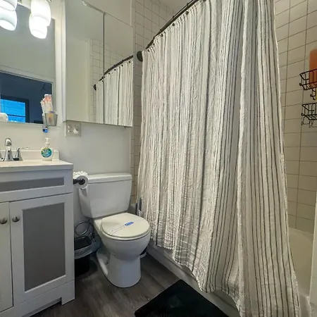 Apartment Expansive Back Bay Loft, Sleeps 4, 1b1b *