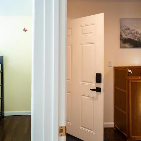 Stylish 4br Pet-friendly Near Savin Hill, I-93 & Red Line 30-1 Apartment *