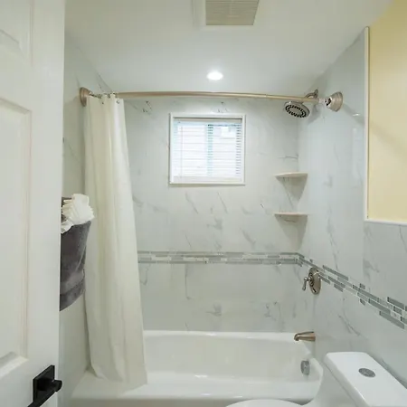 30-3 - 3br - Cozy Near Franklin Park Zoo Apartment *