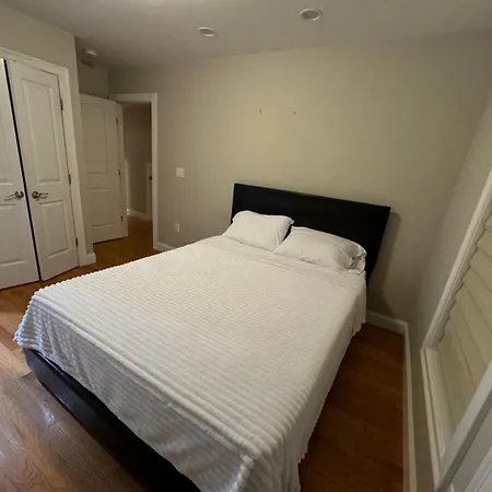 Apartment Ultra Convenient Luxury In South With Private Parking Garage *