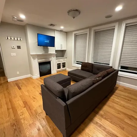 Ultra Convenient Luxury In South With Private Parking Garage