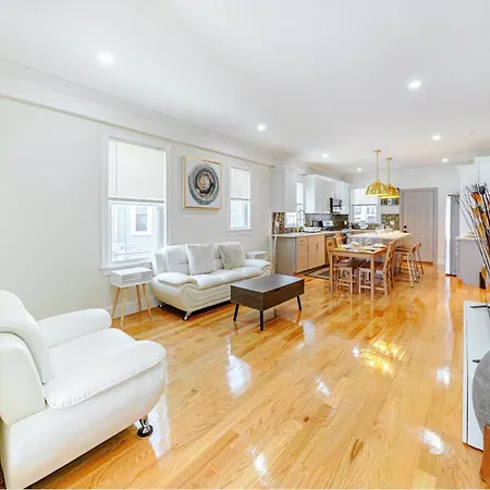 Modern 3br & 3ba - Patio, Bathtub, Walk To Red Line 82 Apartment *