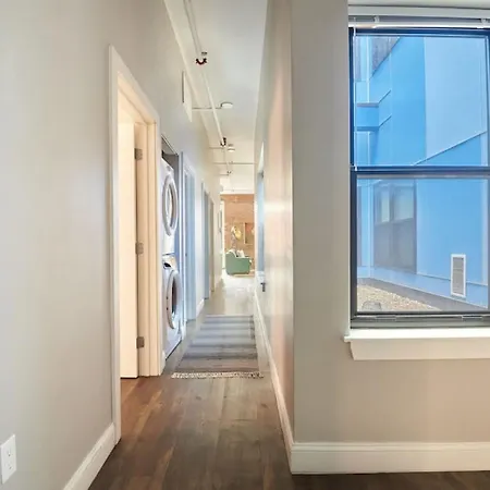Keyless Monthly Discounts Fully Furnished 4br 2ba Loft *