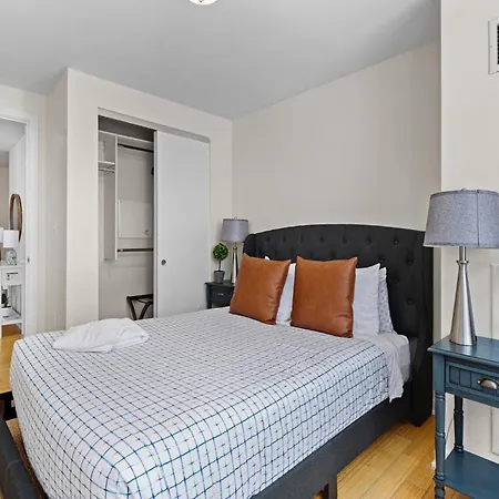 Apartment Furnished In Downtown *