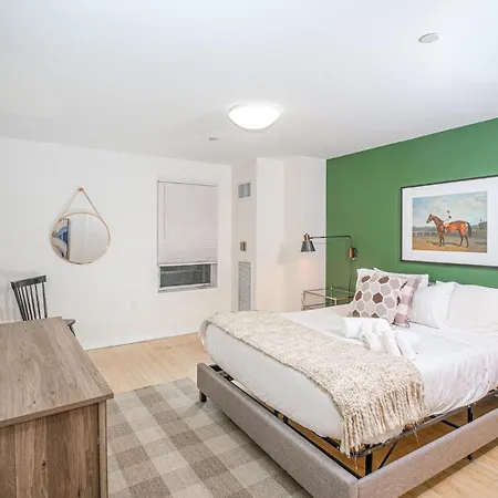 Apartment Furnished In Downtown *