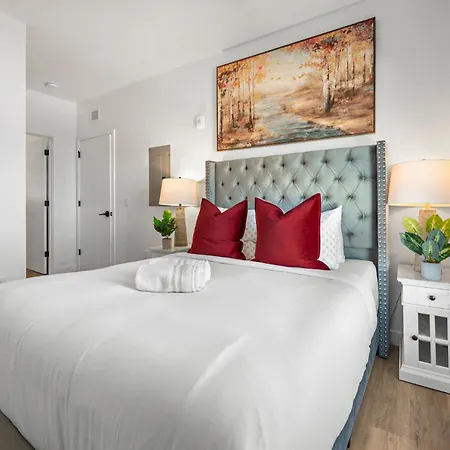 Luxury Furnished Near Logan Airport Apartment
