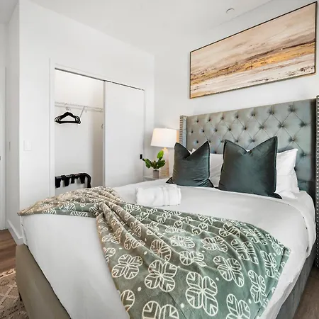 Luxury Furnished Near Logan Airport Apartment
