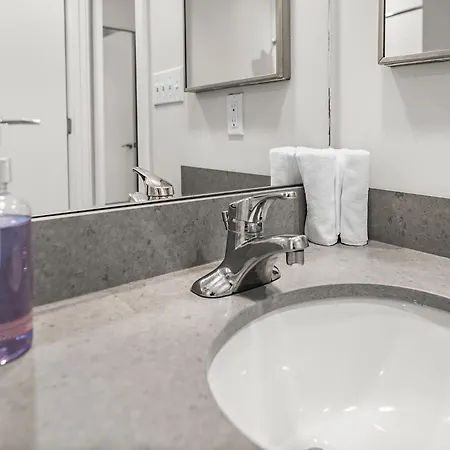 Beautiful 2br In Southend Boston