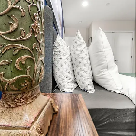 Beautiful 2br In Southend Apartment *