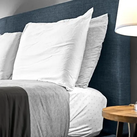 Apartment Furnished Loft Style In Southend