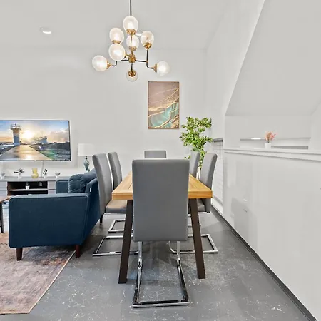 Furnished Loft Style In Southend Apartment *