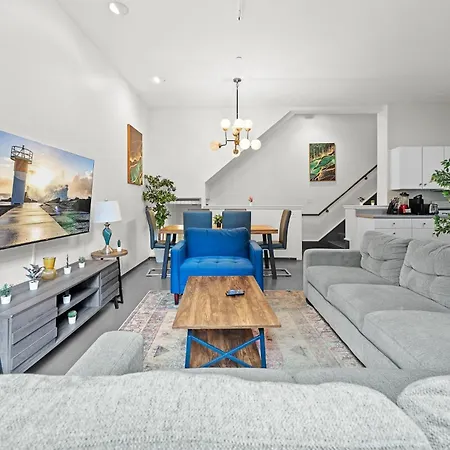 Furnished Loft Style In Southend Apartment