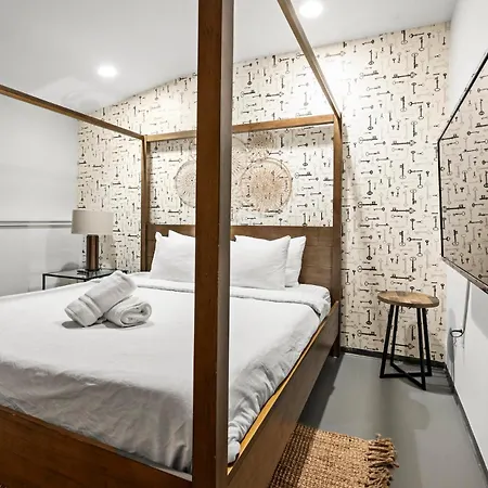 Apartment Furnished Loft Style In Southend