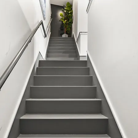 Furnished Loft Style In Southend Apartment *