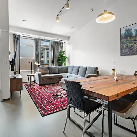 Furnished Loft Style In Southend Boston
