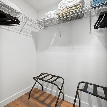 Luxury Furnished Near Logan Airport *