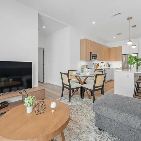 Luxury Furnished Near Logan Airport Apartment *