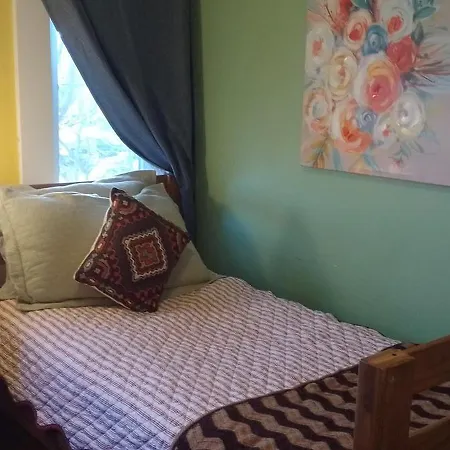 Yatch Homestay Boston