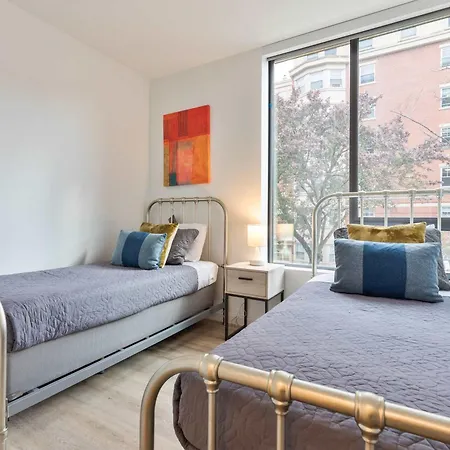 Gorgeous With Kitchen In Fenway Boston