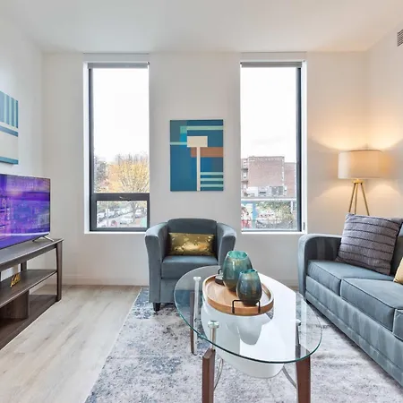 Gorgeous With Kitchen In Fenway Boston