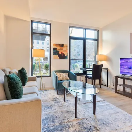 Gorgeous With Kitchen With Gym Boston