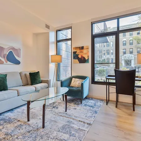 Gorgeous With Kitchen With Gym Boston