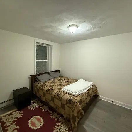 Cozy And Convenient Allston With Private Parking Boston