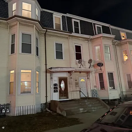 Apartment Cozy And Convenient Allston With Private Parking Boston