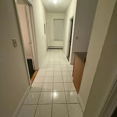 Cozy And Convenient Allston With Private Parking Apartment