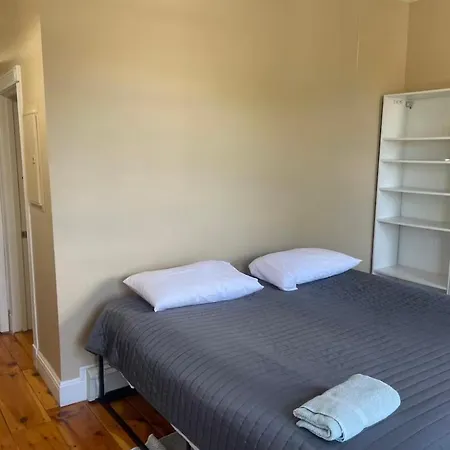 Charming Two-bedroom In Apartment *
