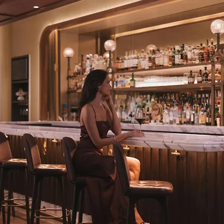 The Ritz-carlton, Hotel