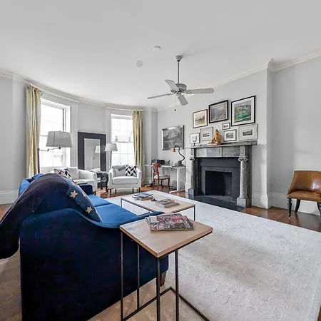 Beacon Hill: The Aldrich House Holiday home