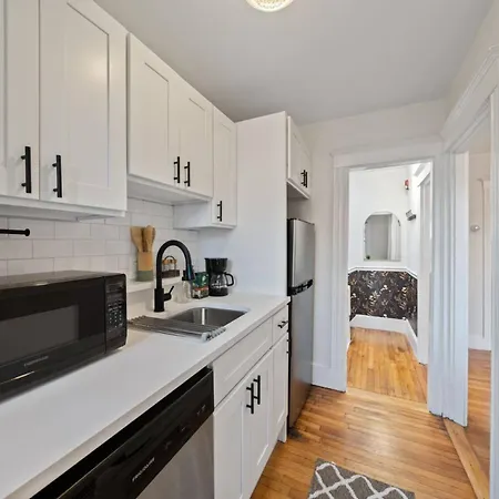 102 Revere Street, Unit 4 Beacon Hill *