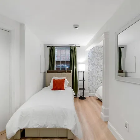 Holiday home 102 Revere Street, Unit 1 Beacon Hill *