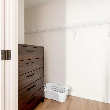 Apartment Luxury Seaport With Pool Boston