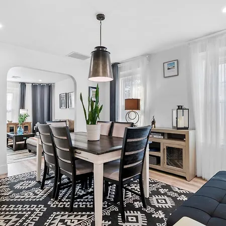 Roslindale Village Apartment Boston
