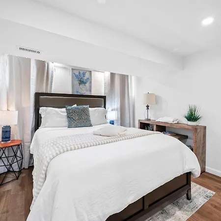 Roslindale Village Apartment