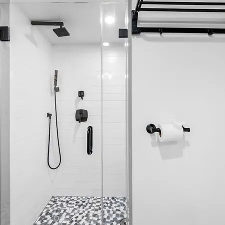 Roslindale Village Apartment