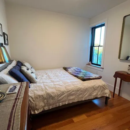 Waterfront Escape - Close To Airport & Downtown Villa