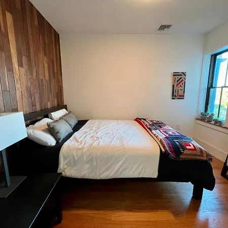 Villa Waterfront Escape - Close To Airport & Downtown Boston