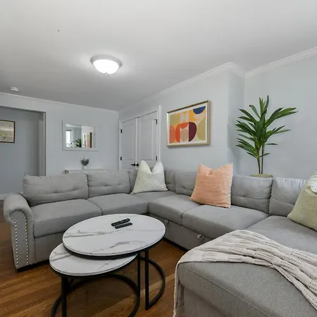 The Princeton Luxurious - New! - Near Downtown Boston, Airport Apartment *