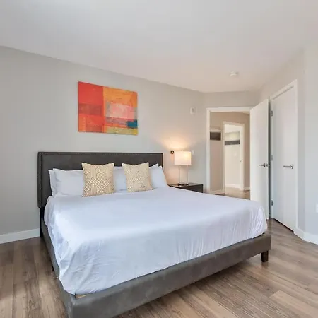 Apartment Private Seaport With Gym