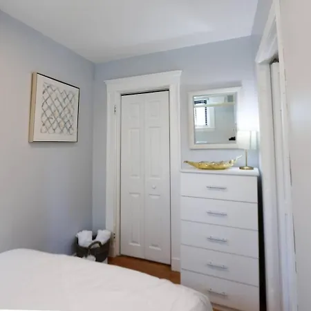 Allston 2br Retreat W Private Entrance & Comfort Apartment