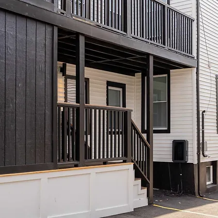 Modern East 2 Bed 2 Bath * Boston